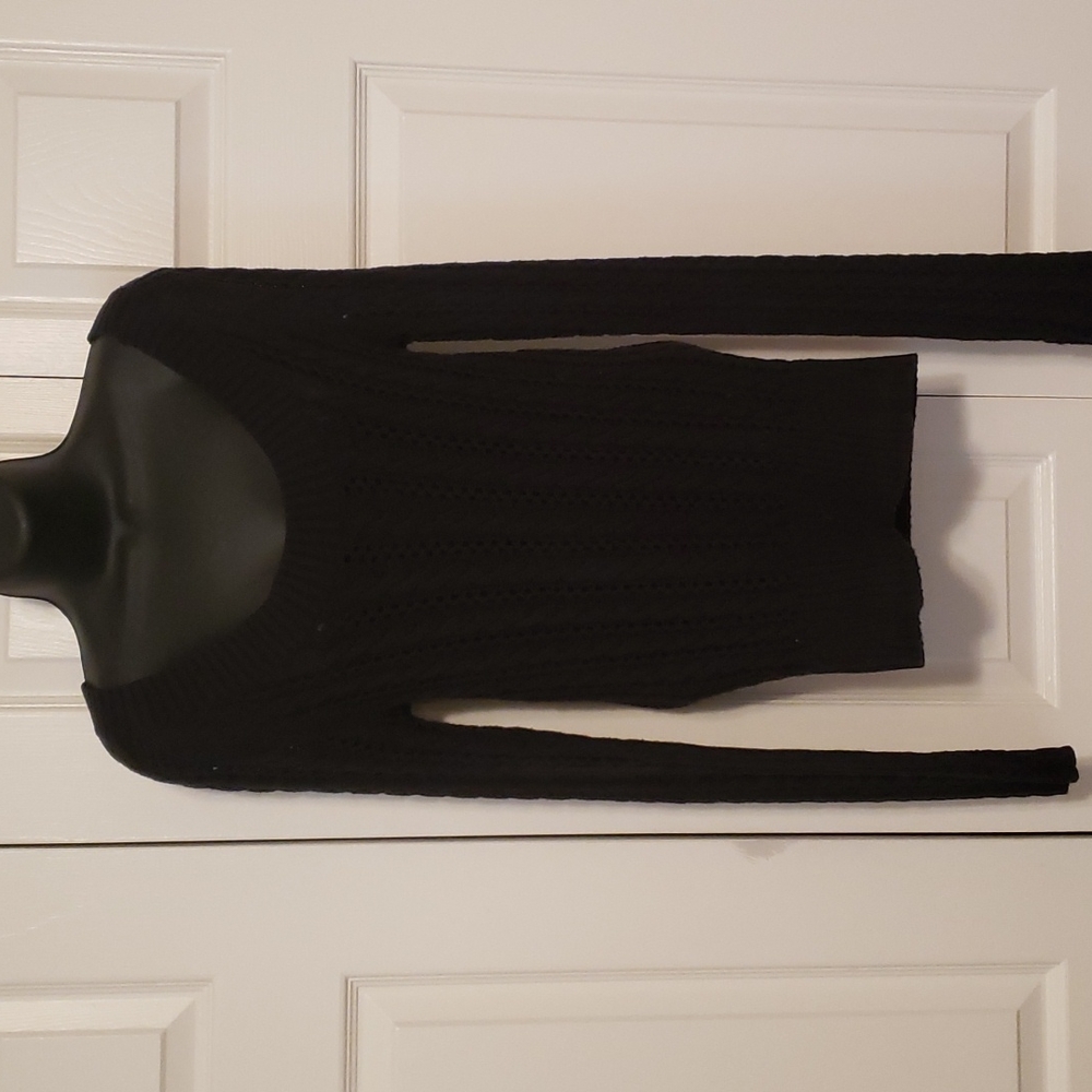 Old Navy Perfect Fit black cable knit sweater